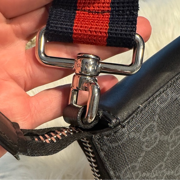 Gucci Gray and Black Messenger Bag - Picture 8 of 16
